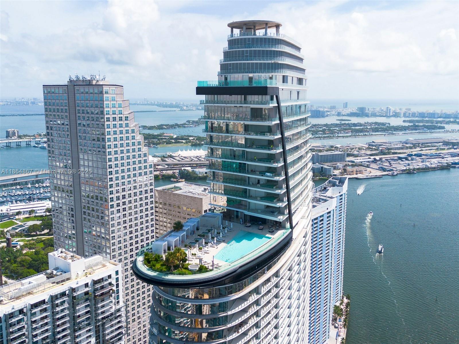 ASTON MARTIN RESIDENCES - Residential