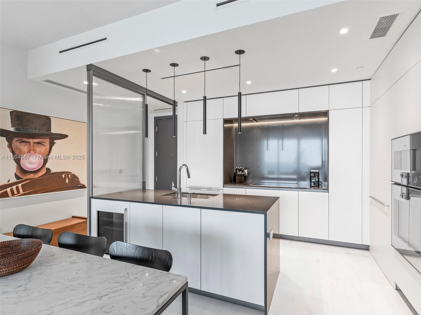 ASTON MARTIN RESIDENCES - Residential