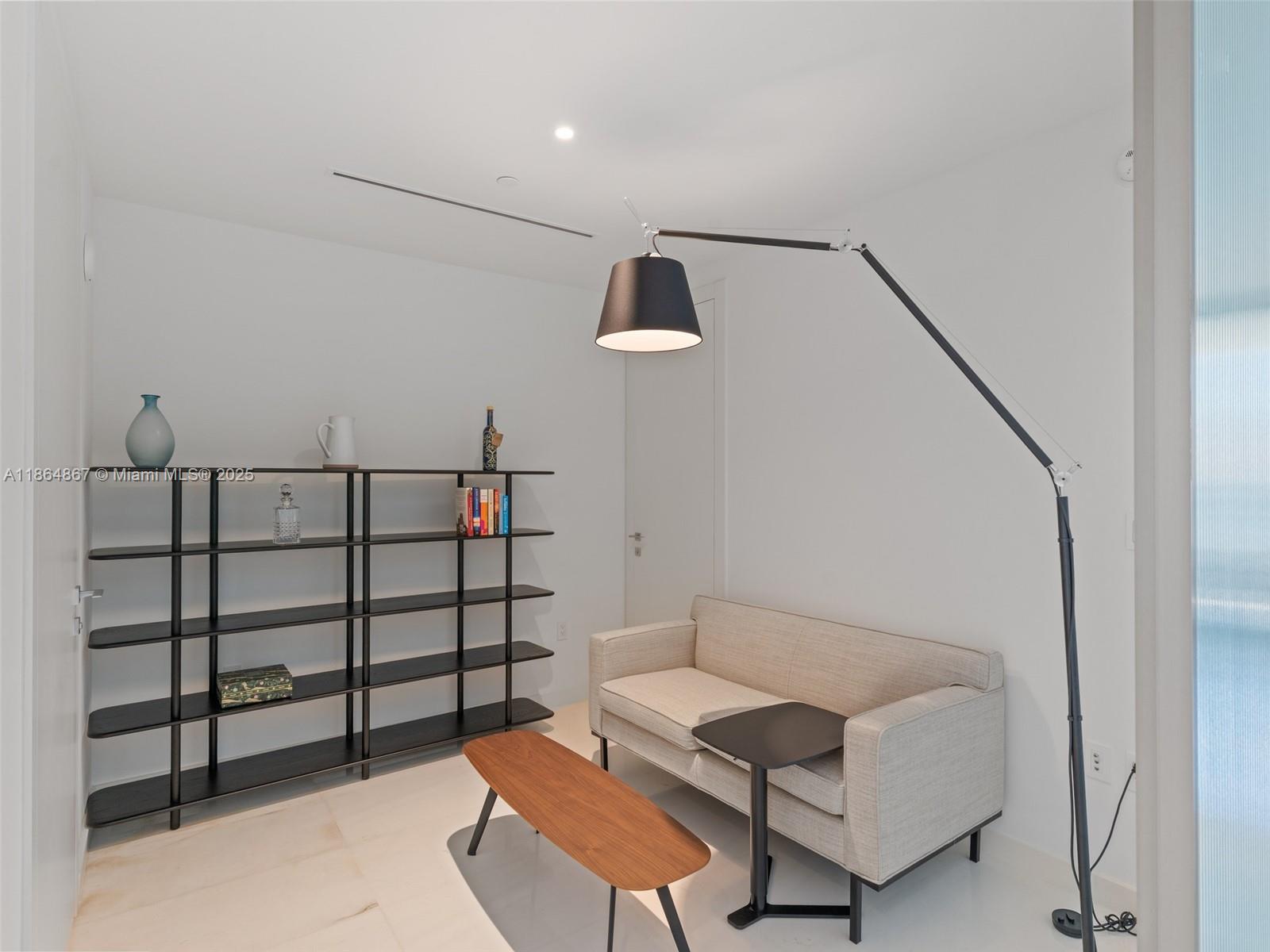 ASTON MARTIN RESIDENCES - Residential