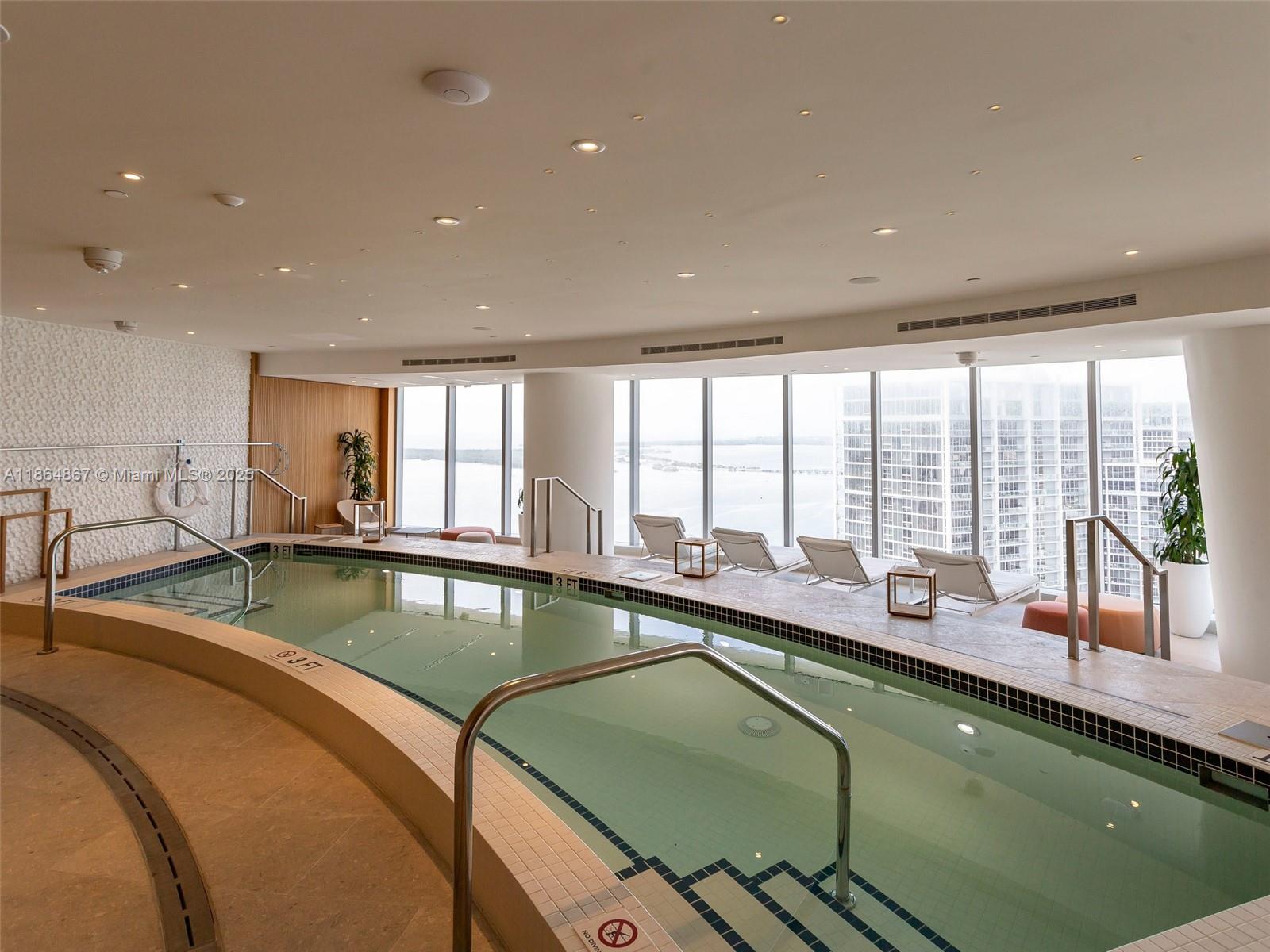 ASTON MARTIN RESIDENCES - Residential