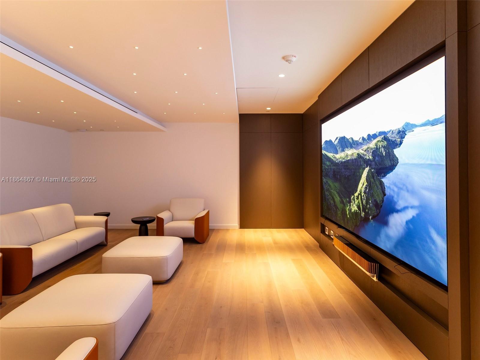 ASTON MARTIN RESIDENCES - Residential