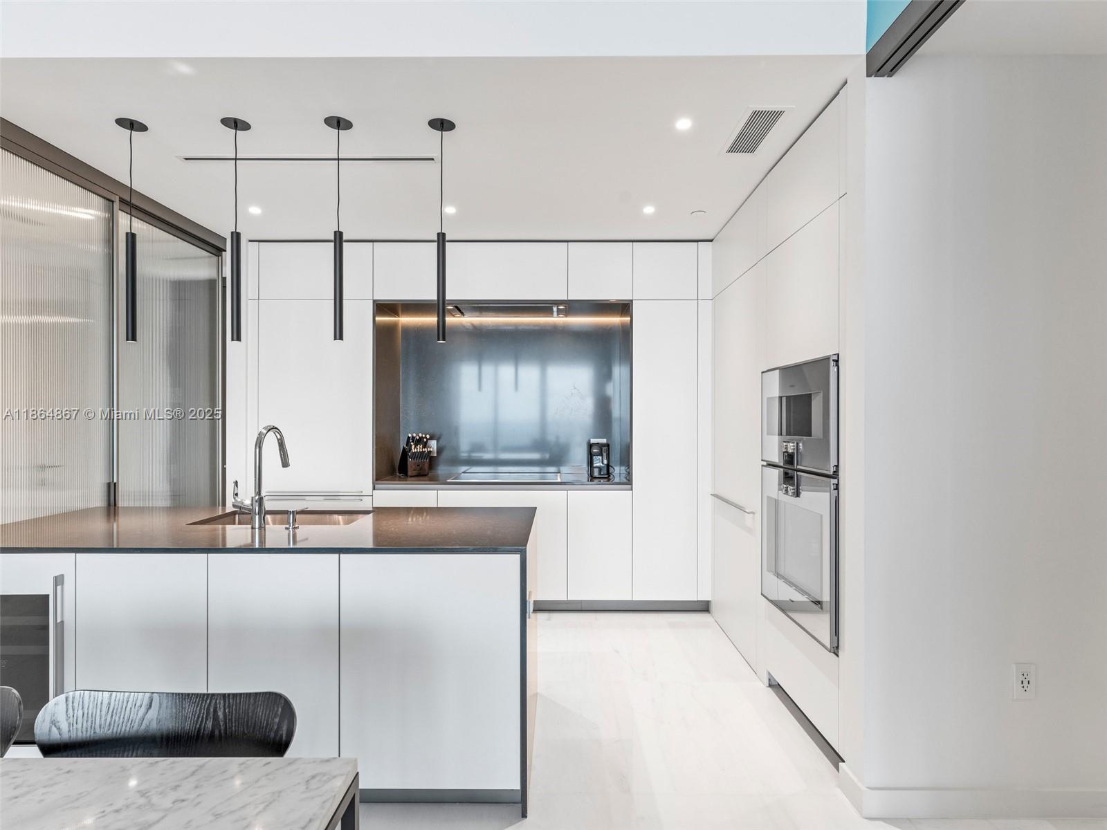 ASTON MARTIN RESIDENCES - Residential