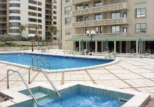 10185 Collins Ave 318