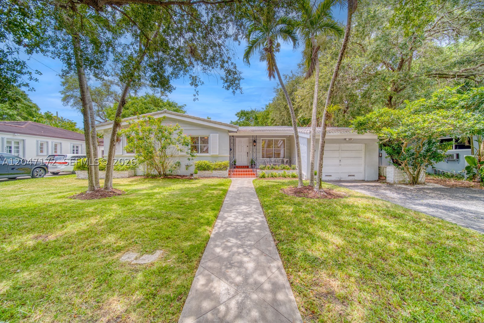 Photo 1 of 25 — 1116 Almeria Ave, Coral Gables, FL 33134