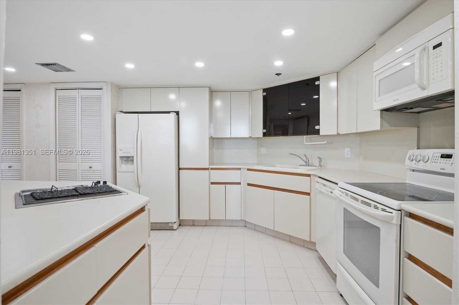 ANCHOR BAY CLUB CONDO - Residential