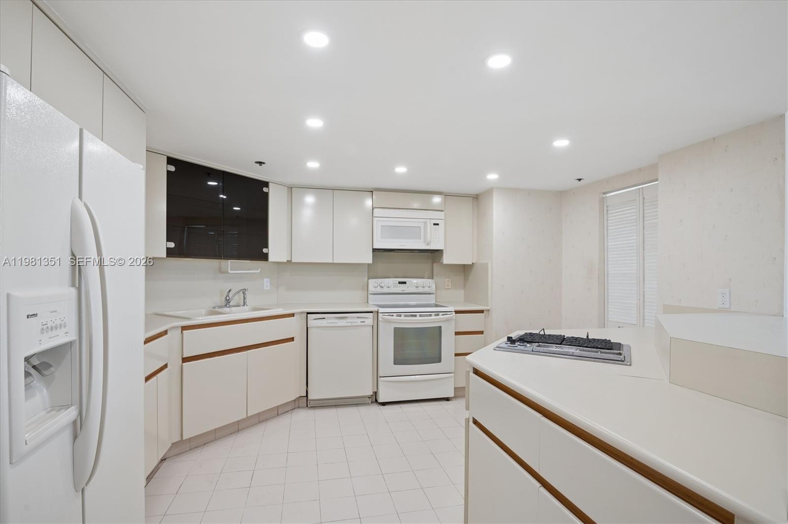 ANCHOR BAY CLUB CONDO - Residential