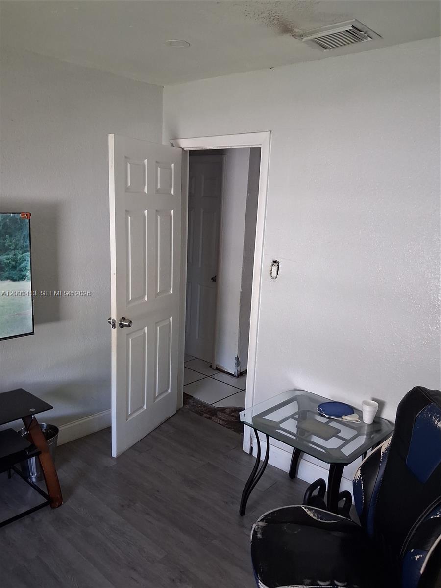 MIAMI PARK SEC 1 - Residential