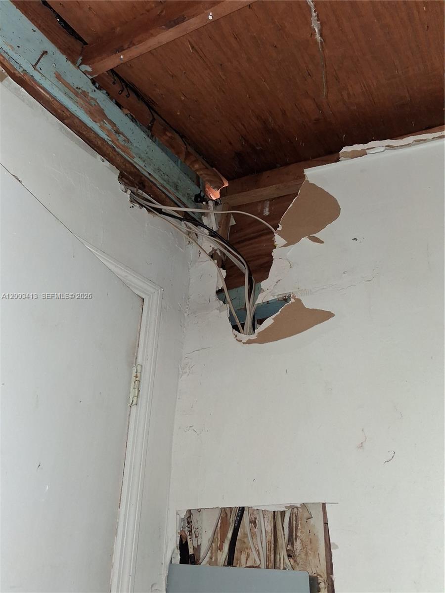 MIAMI PARK SEC 1 - Residential