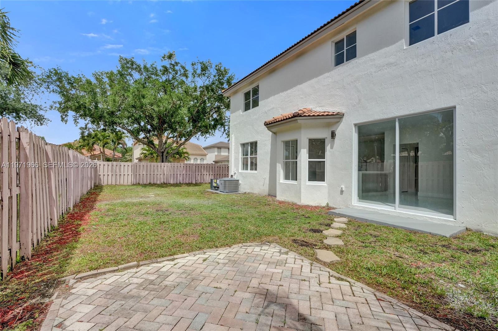 14422 N Royal Cove Cir