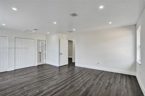 14422 N Royal Cove Cir Davie FL 33325