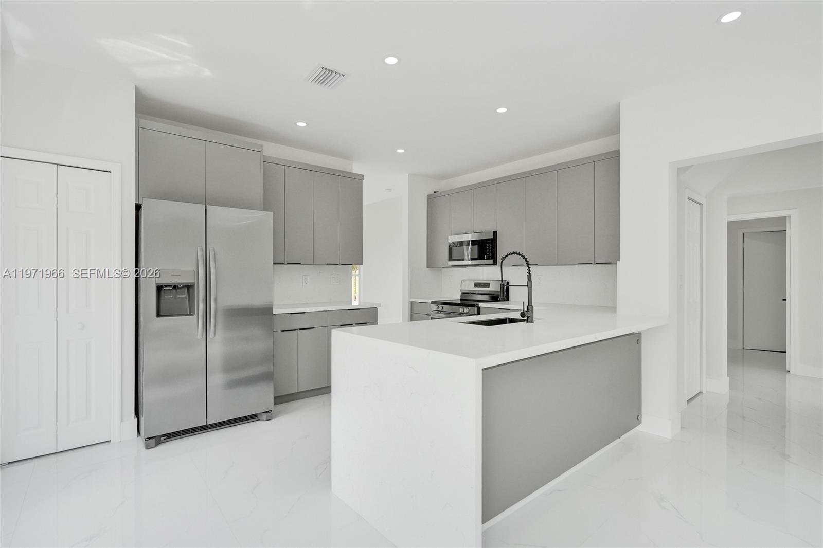 14422 N Royal Cove Cir