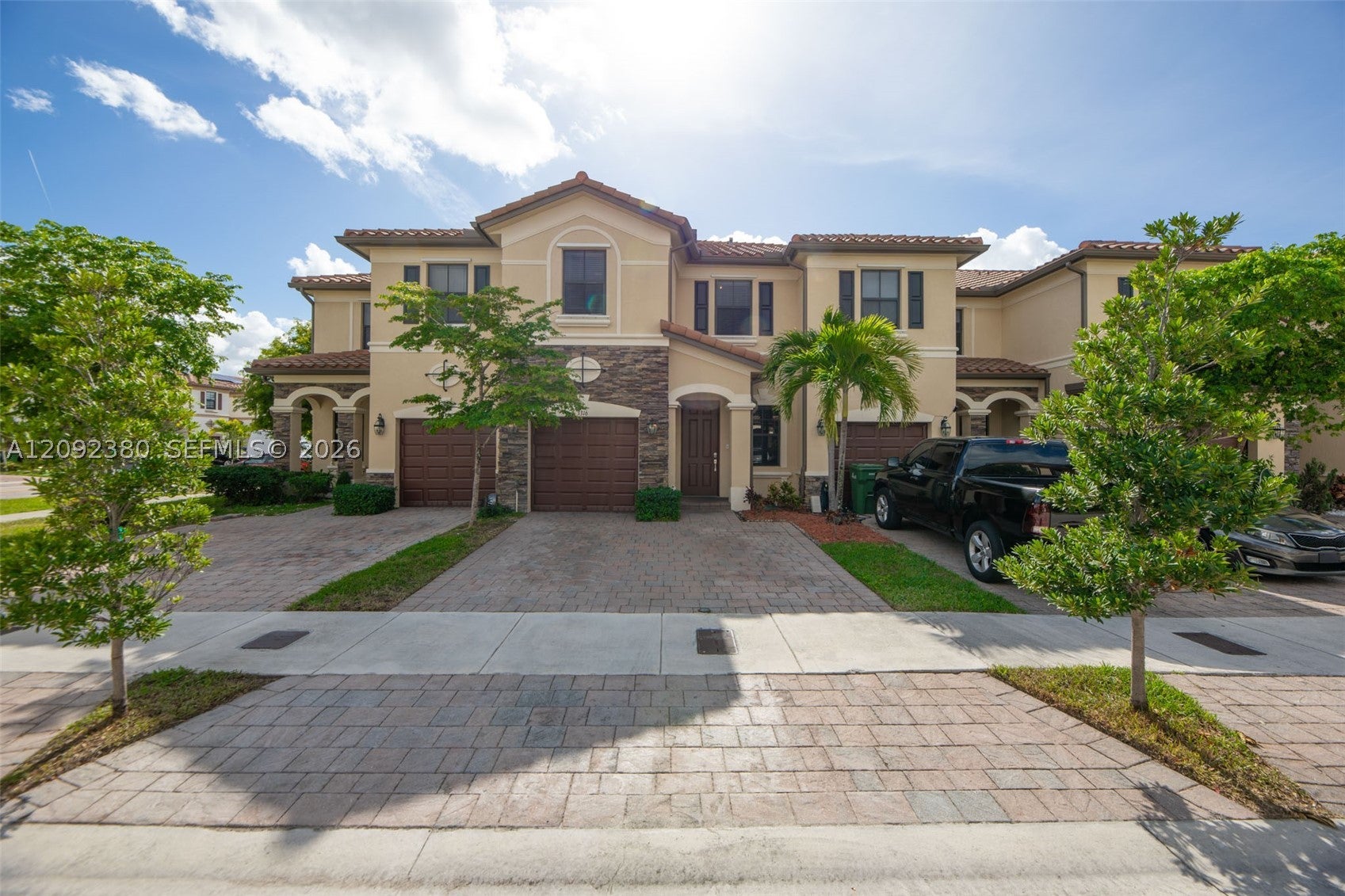 3316 W 91st Ter