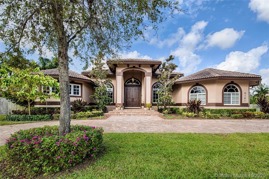 Spacious modern pool home with expansive yard. Fully furnished. Recently built. Open floorplan with 4 br 3.5 bth, and 2 additional rooms/dens (including a built-in library), plus a laundry room. High ceilings. Wood floors. Quartz counters. Stainless-steel appliances. Central AC. Central vacuum system. Master bedroom with two walk-in closets. Master bathroom with two sinks, bathtub and shower. 2+ car garage with automatic gate. Heated salt-chlorinated pool with hot tub. Basket-ball hoop. Landscaping and yard maintenance included. Available asap.