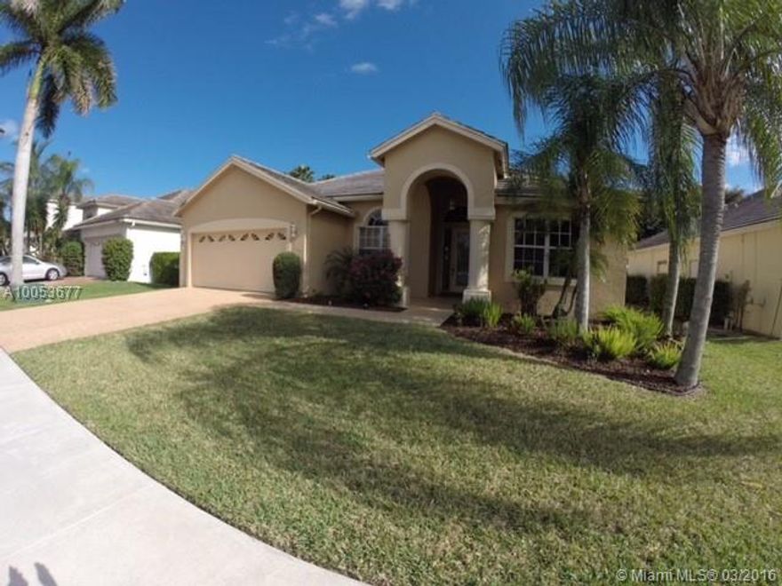 BEAUTIFUL HOME IN DESIRABLE COMPLEX.! BATHROOM AND KITCHEN WITH MARBLE COUNTER TOP. NO CARPET. LARGE SCREENED PATIO. LARGE LAUNDRY ROOM.BEAUTIFUL CLUB- HOUSE W/EXERCISE FACILITY, POOL, TENNIS COURTS, BASKETBALL, VOLLEYBALL COURTS, PLAY AREAS.2 ENTRANCES WITH A GUARD GATED COMMUNITY. GOOD SCHOOLS. WALK TO ELEMENTARY SCHOOL. YOU HAVE EVERYTHING YOU NEED HERE! EASY TO SHOW!
TEXT MESSAGE AGENT. LANDSCAPING IS NOT INCLUDED