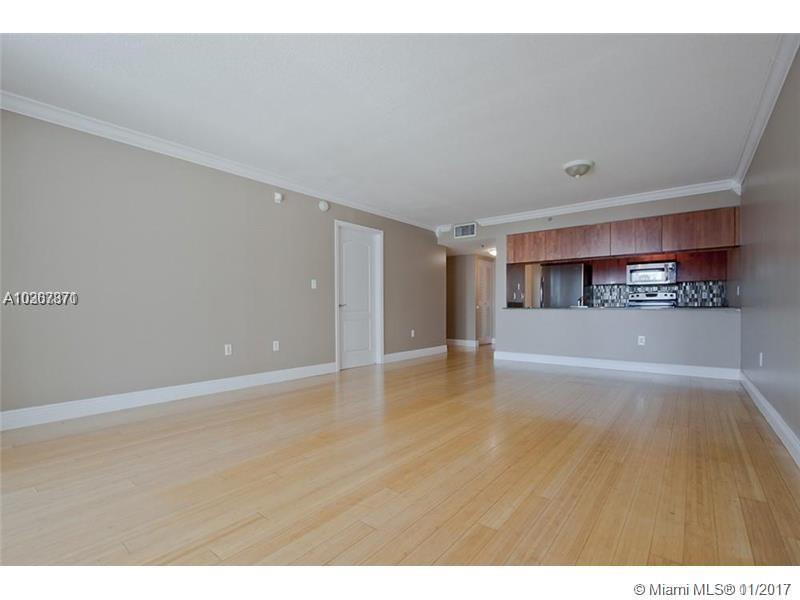 AMAZING ONE BEDROOM UPGRADED AND REMODELED, WOOD FLOORS THROUGHOUT THE UNIT, TILE IN THE BATHROOMS AND KITHCHEN, STAINLESS STEAL APPLIANCES, LARGE UNIT WITH INCREIBLE VIEWS OF THE BAY LARGE BALCONY, SHOWS VERY GOOD. EASY TO SHOW