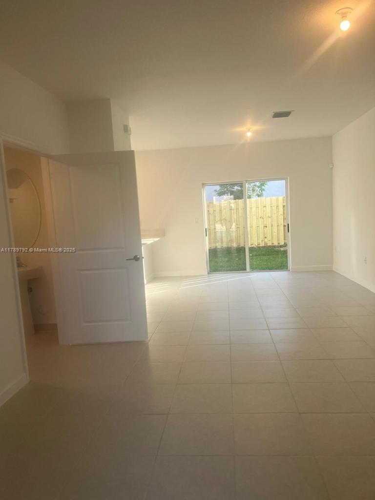 2620 SE 10th St 0