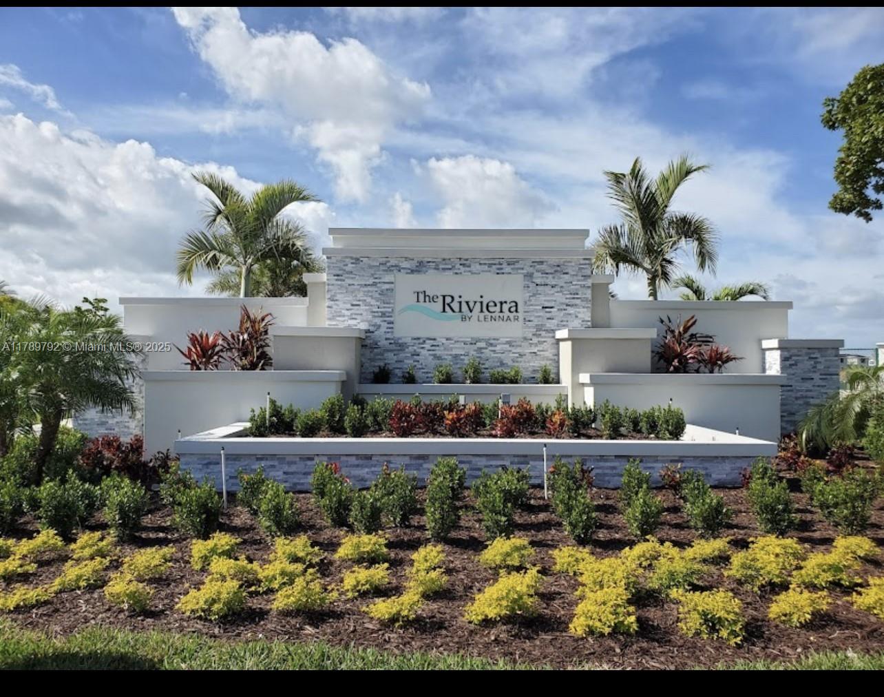 Property for Sale at 2620 Se 10th St, Homestead, Miami-Dade County, Florida - Bedrooms: 3 
Bathrooms: 3  - $370,000