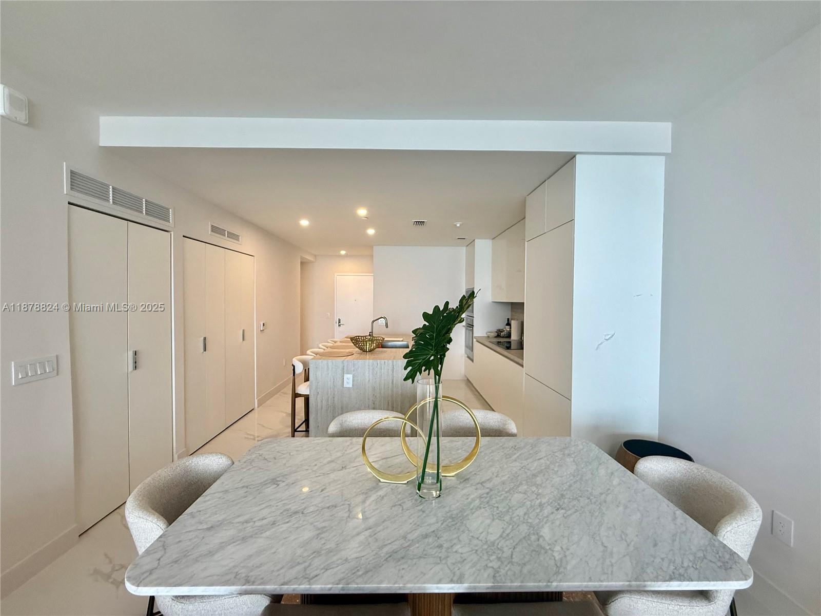 700 NE 24th St 1002