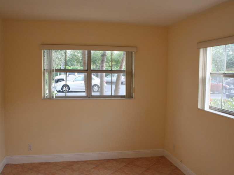 VILLAS OF PINECREST CONDO - Residential Lease