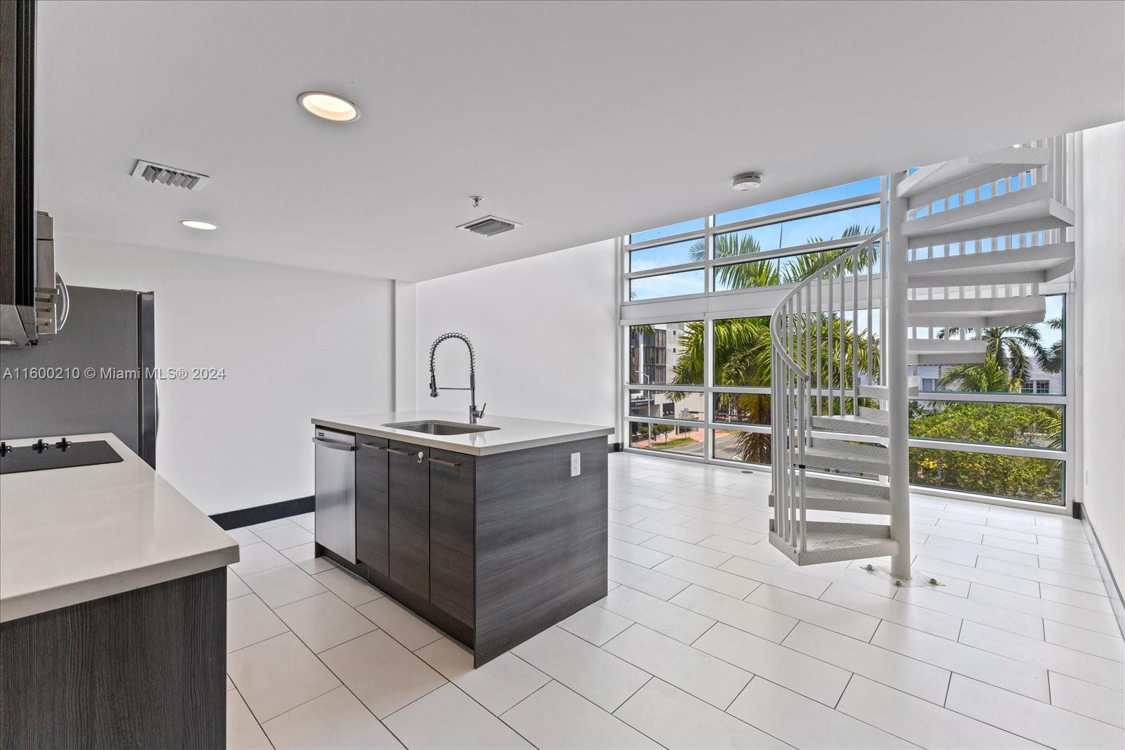 MERIDIAN 5 CONDO - Residential