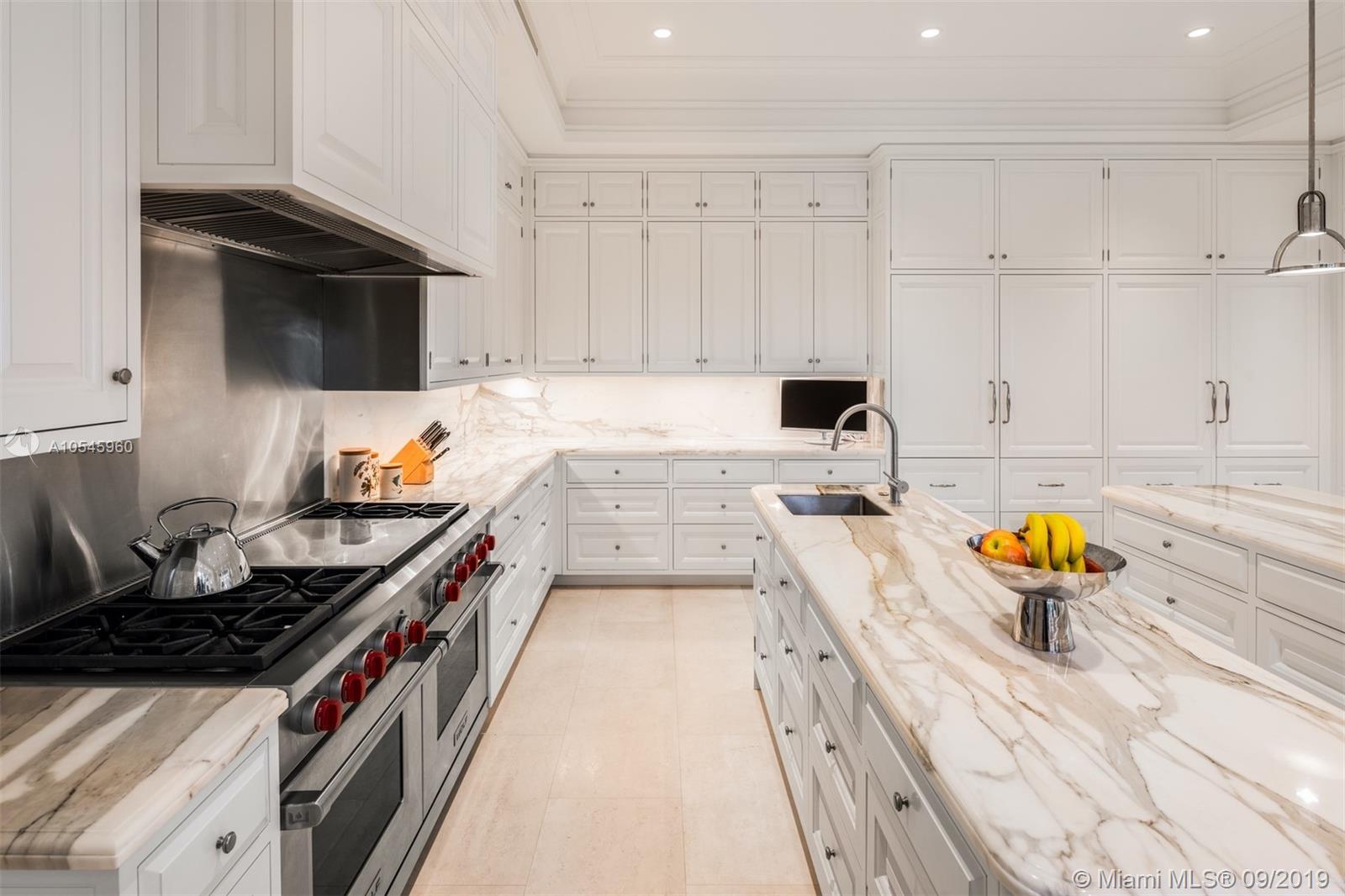 SUNSET ISLANDS-ISLAND NO - Residential