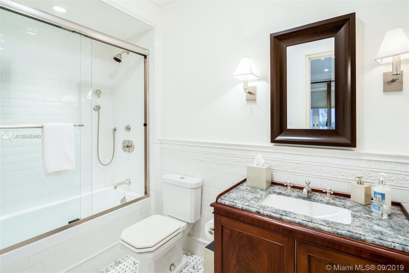 SUNSET ISLANDS-ISLAND NO - Residential