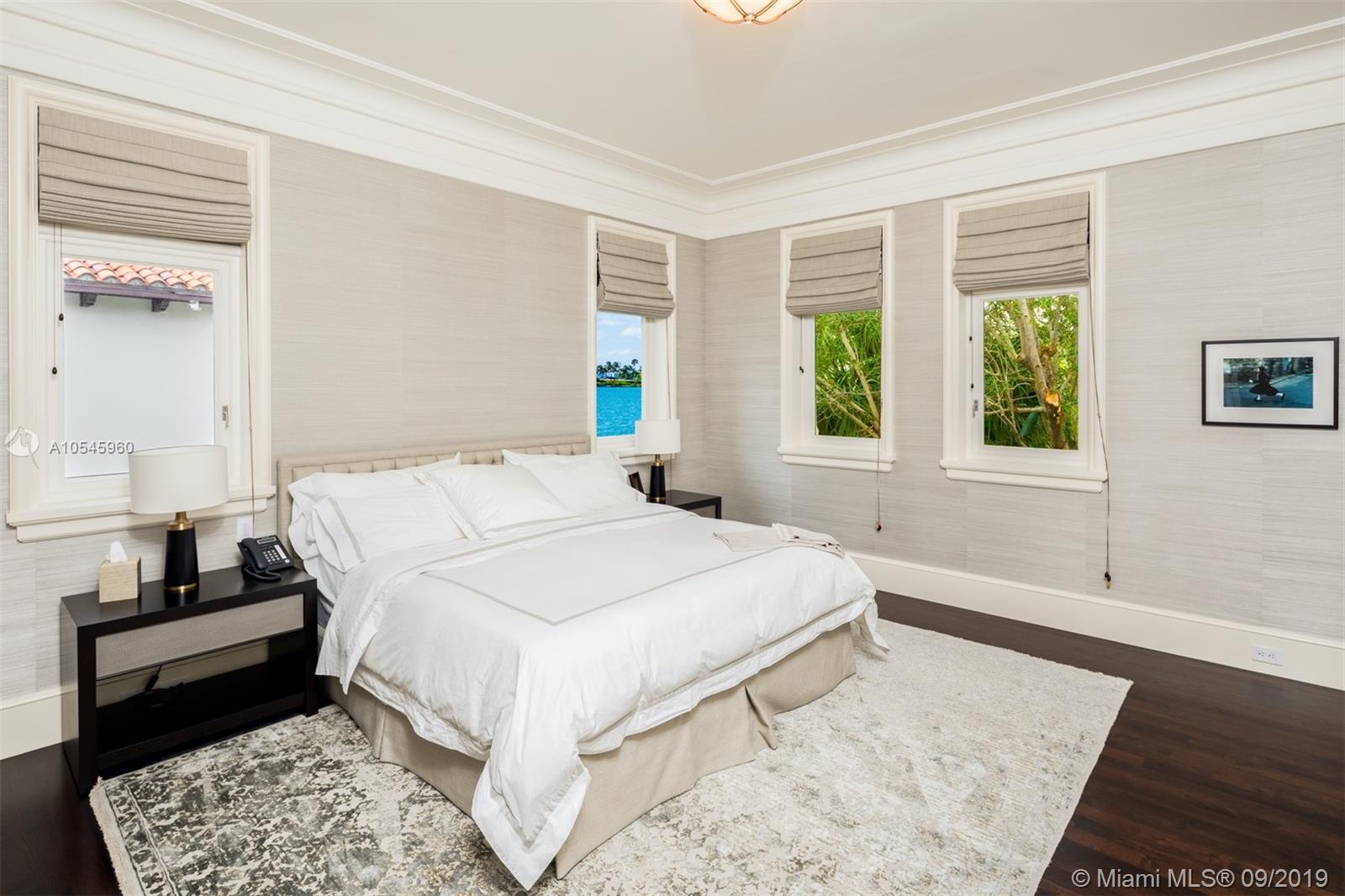 SUNSET ISLANDS-ISLAND NO - Residential