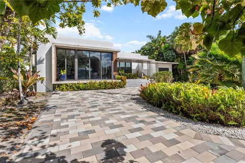 1845 NE 124th St North Miami FL 33181