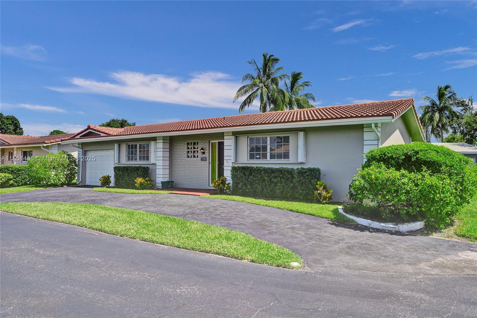 7200 E Tropical Way