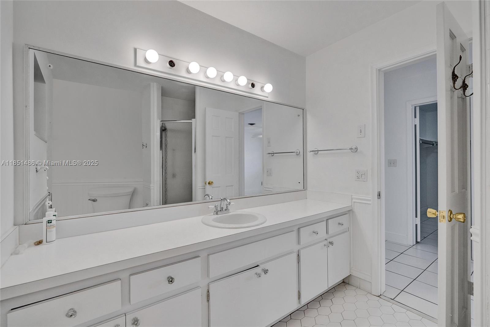 HAWTHORNE VILLAGE INC CON - Residential