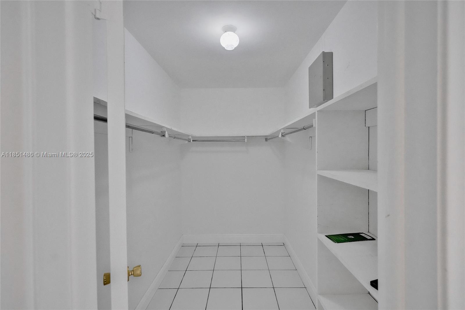 HAWTHORNE VILLAGE INC CON - Residential