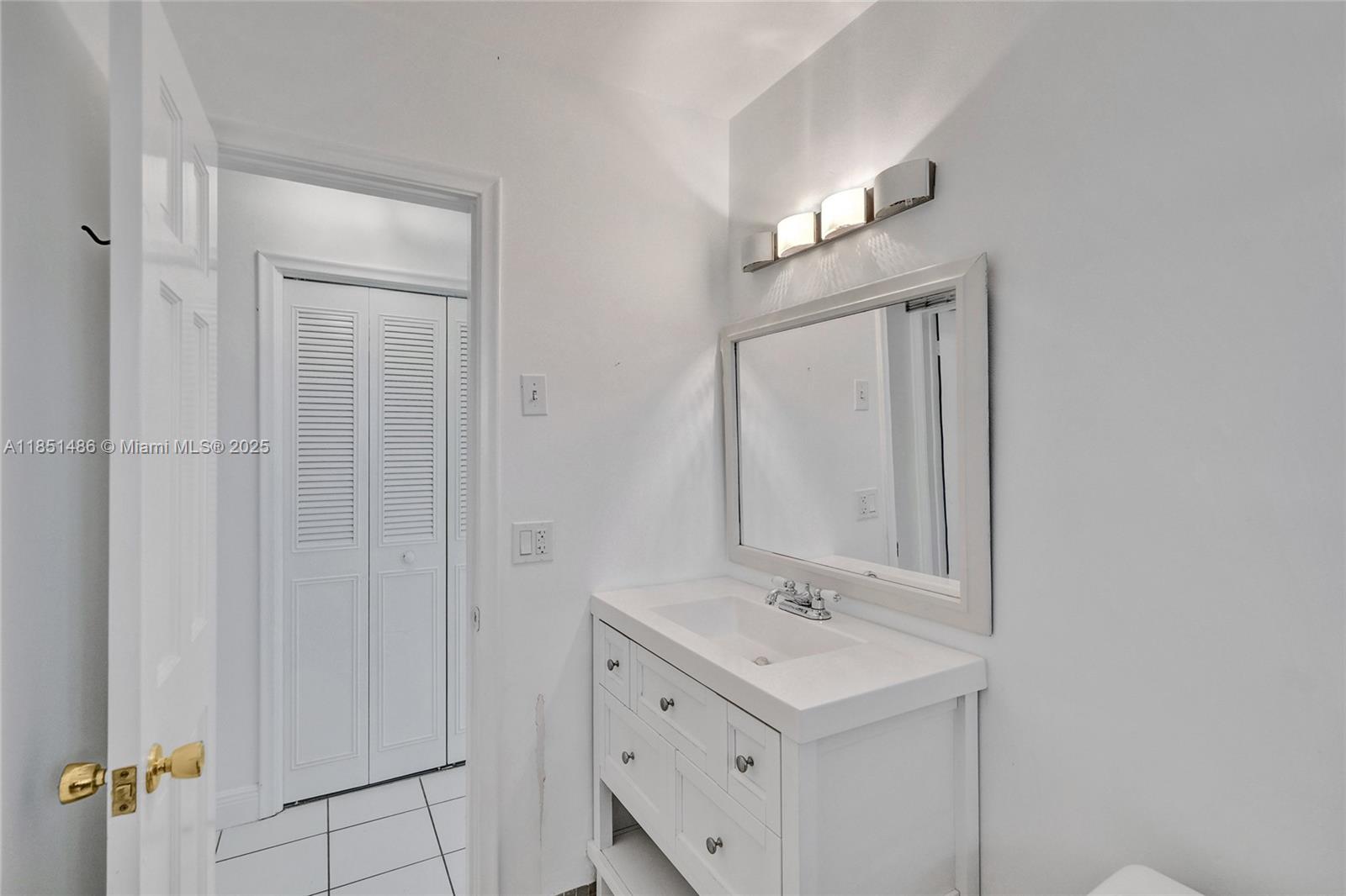 HAWTHORNE VILLAGE INC CON - Residential