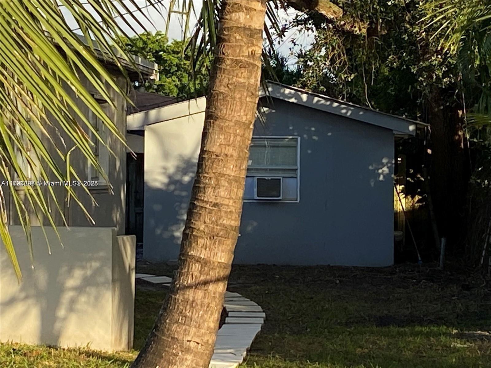 Rental Property at 12531 E Golf Dr 2, Miami, Broward County, Florida - Bathrooms: 1  - $1,100 MO.