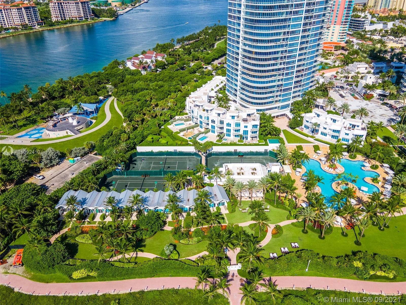 CONTINUUM ON SOUTH BEACH - Residential