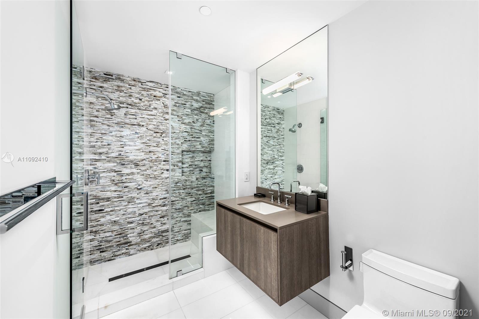 CONTINUUM ON SOUTH BEACH - Residential