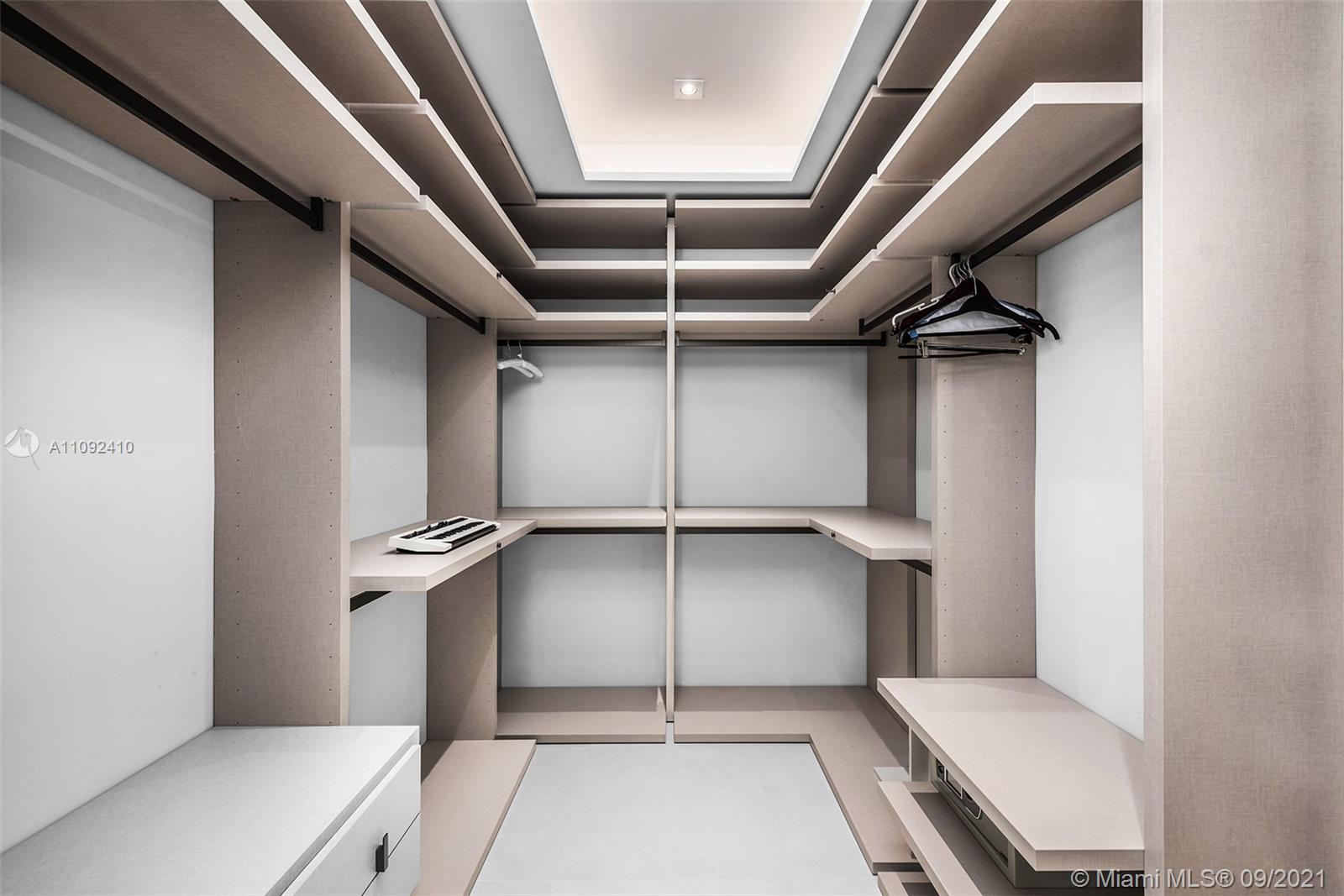 CONTINUUM ON SOUTH BEACH - Residential