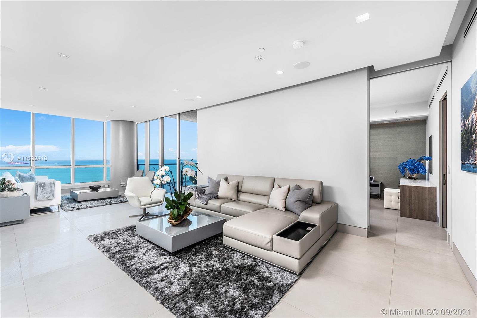 CONTINUUM ON SOUTH BEACH - Residential