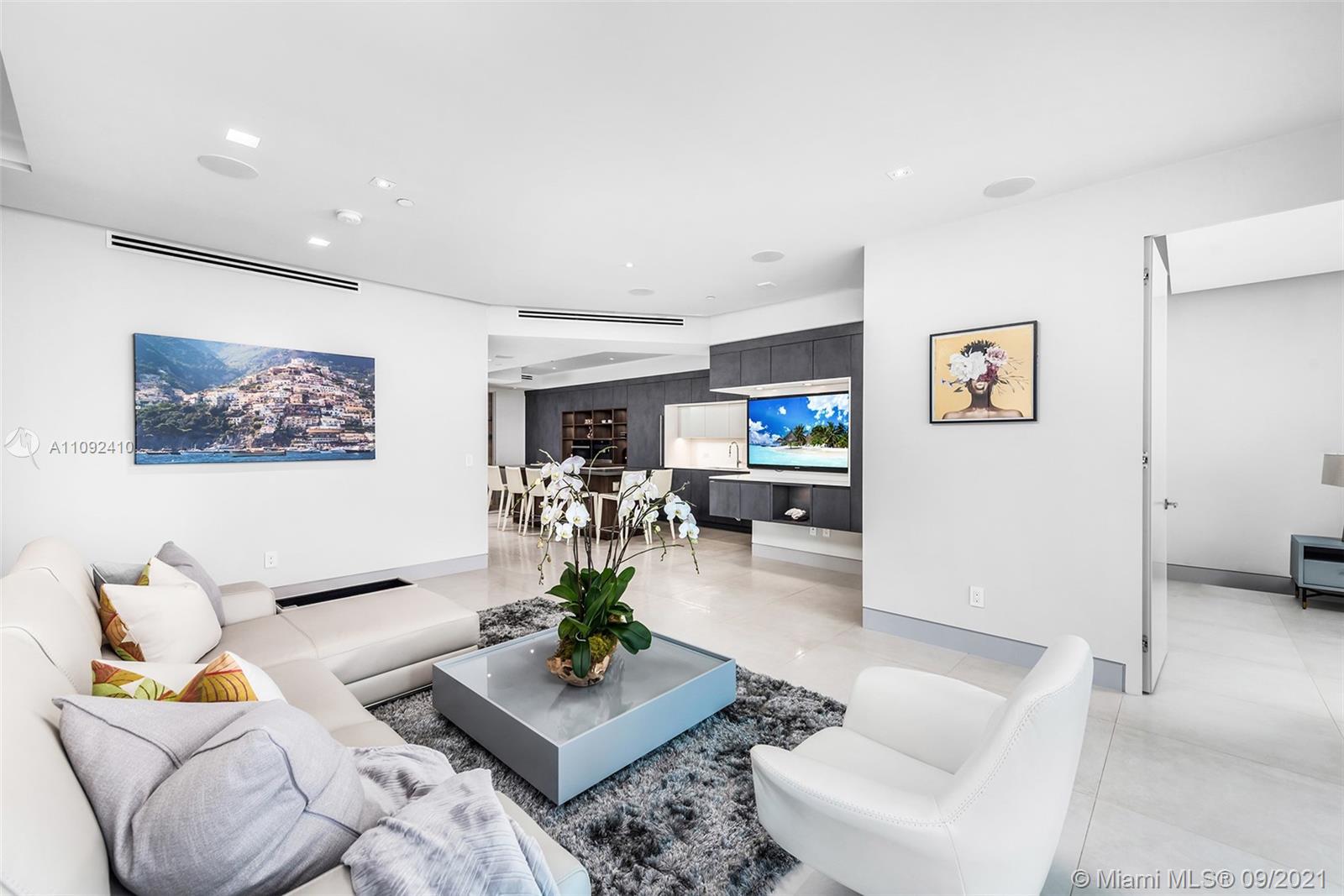 CONTINUUM ON SOUTH BEACH - Residential