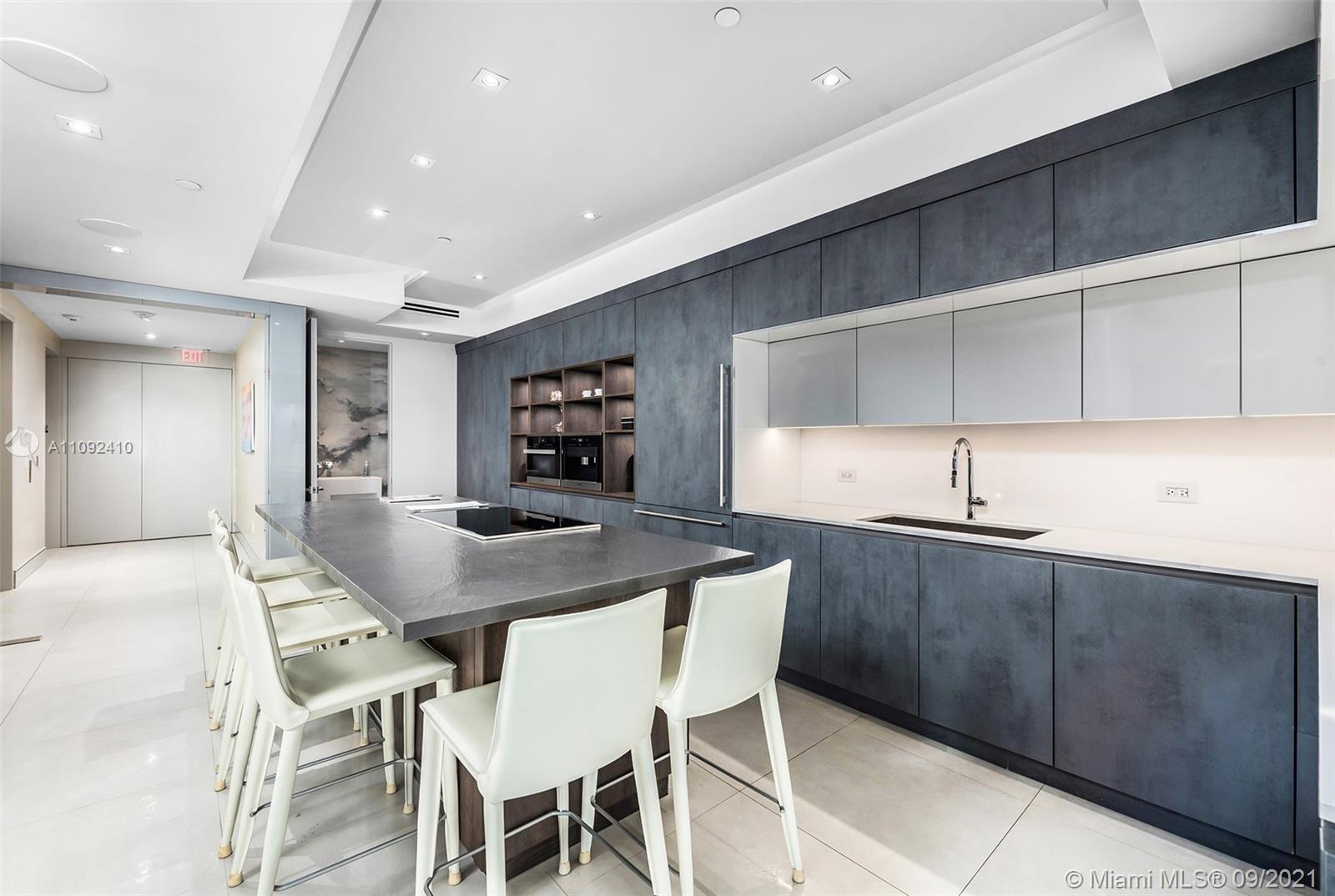 CONTINUUM ON SOUTH BEACH - Residential