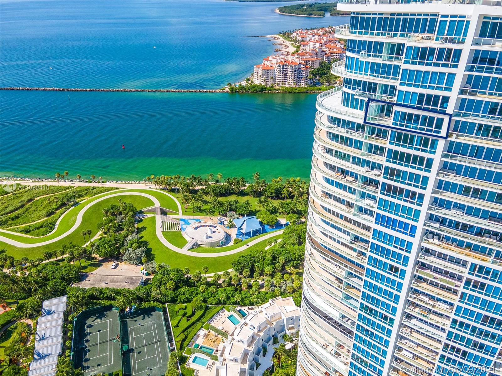 CONTINUUM ON SOUTH BEACH - Residential