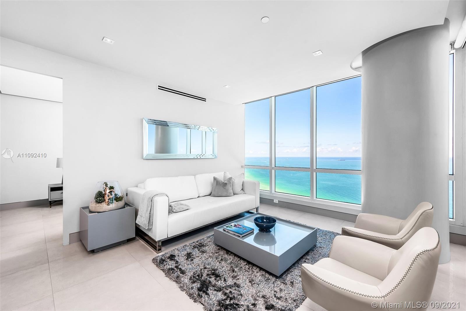 CONTINUUM ON SOUTH BEACH - Residential