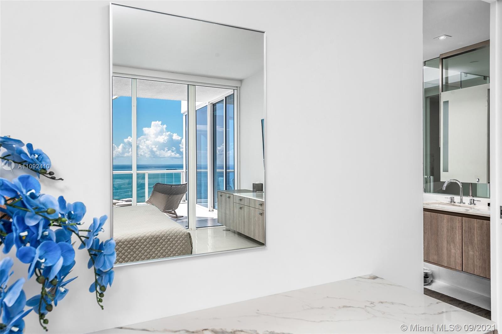 CONTINUUM ON SOUTH BEACH - Residential