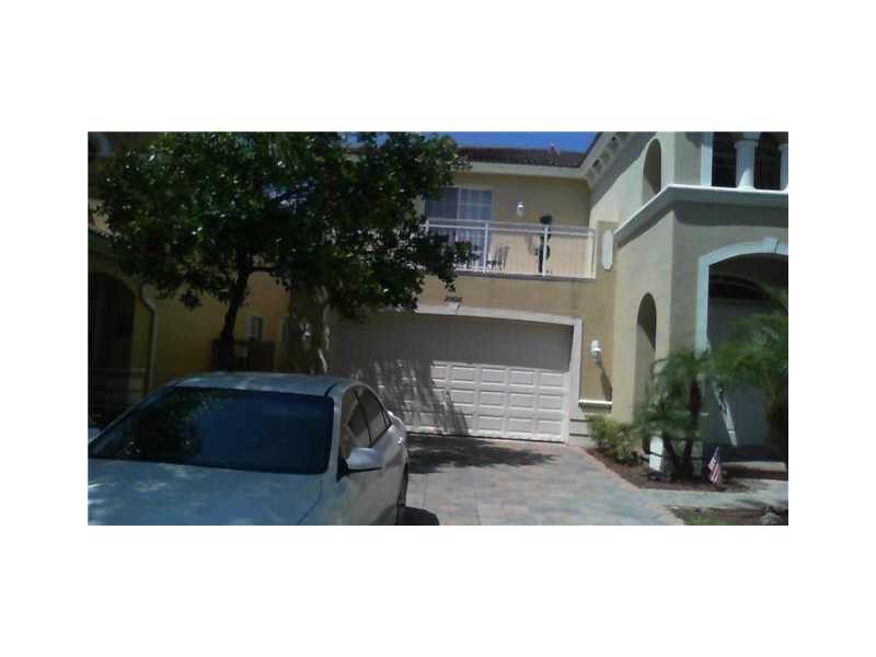 CANTAMAR DEVELOPMENT. VERY HIGH CEILING, 1 BEDROOM 1 BATH DOWNSTAIRS. SCREENED IN PORCH, EAT IN KITCHEN AND SEPARATE FAMILY ROOM, FORMAL LIVING & DINING + GAME ROOM UPSTAIRS!