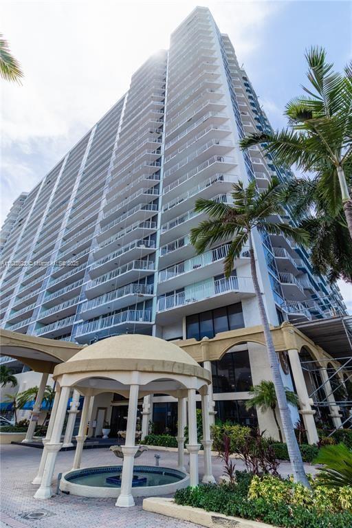 7601 E Treasure Dr 1101