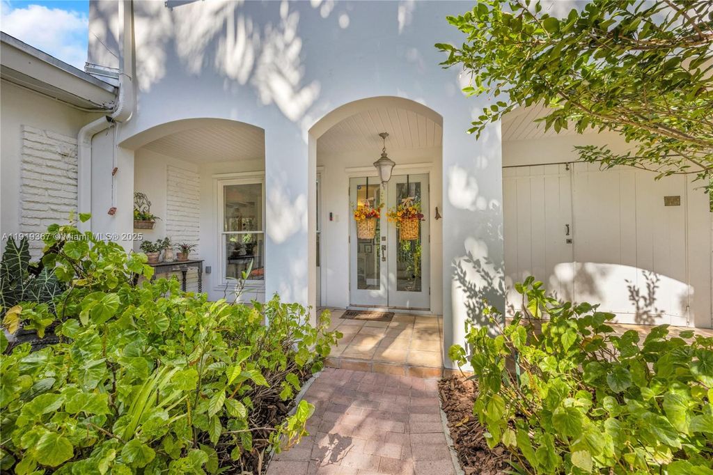 Photo of 6301 Coral Lake Dr, Miami, FL 33155 (MLS # A11919367)