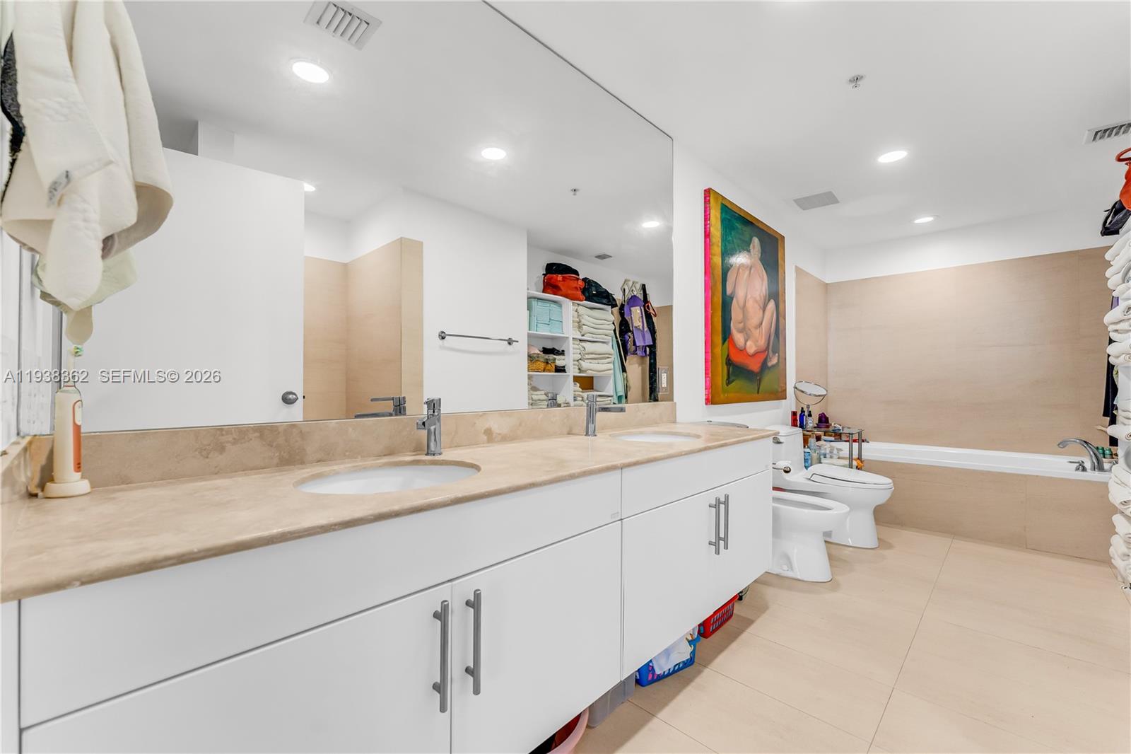 BLUE BAY TOWER CONDO - Residential