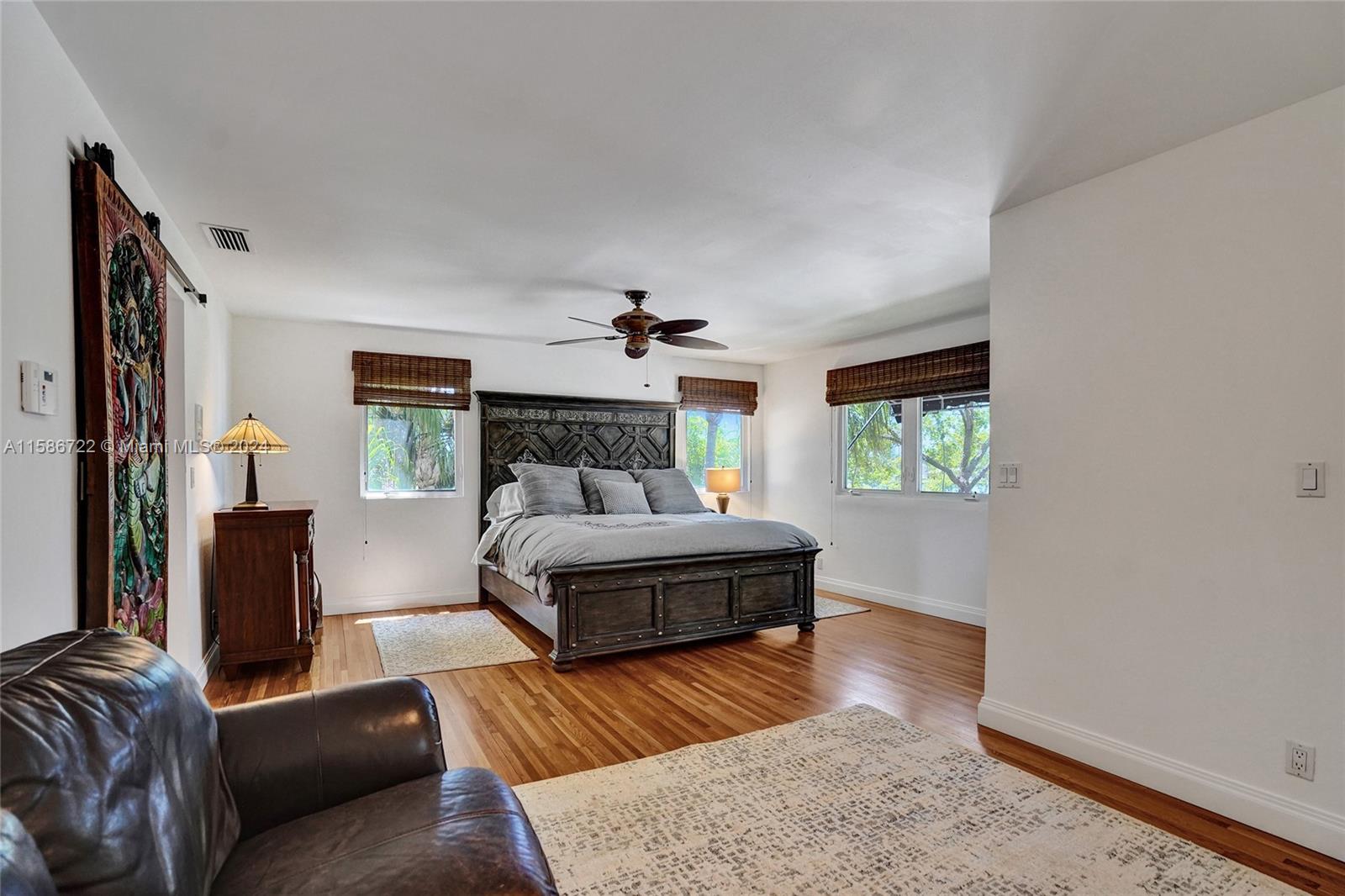 HOLLYWOOD LAKES SECTION - Residential