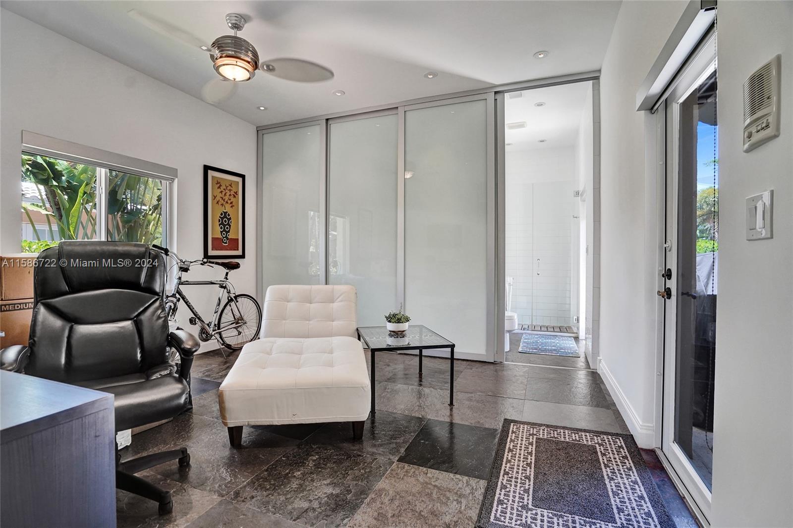 HOLLYWOOD LAKES SECTION - Residential