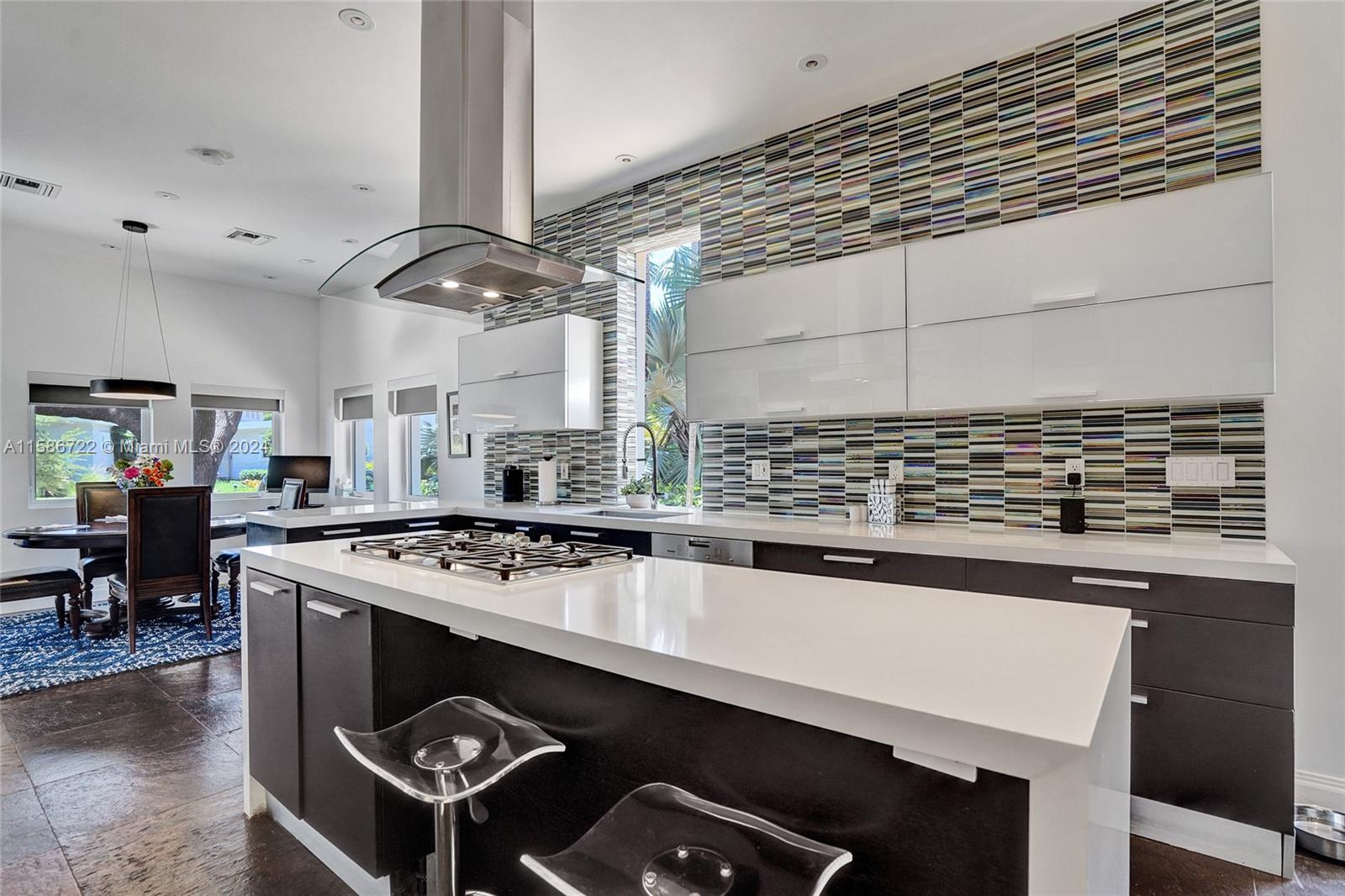 HOLLYWOOD LAKES SECTION - Residential