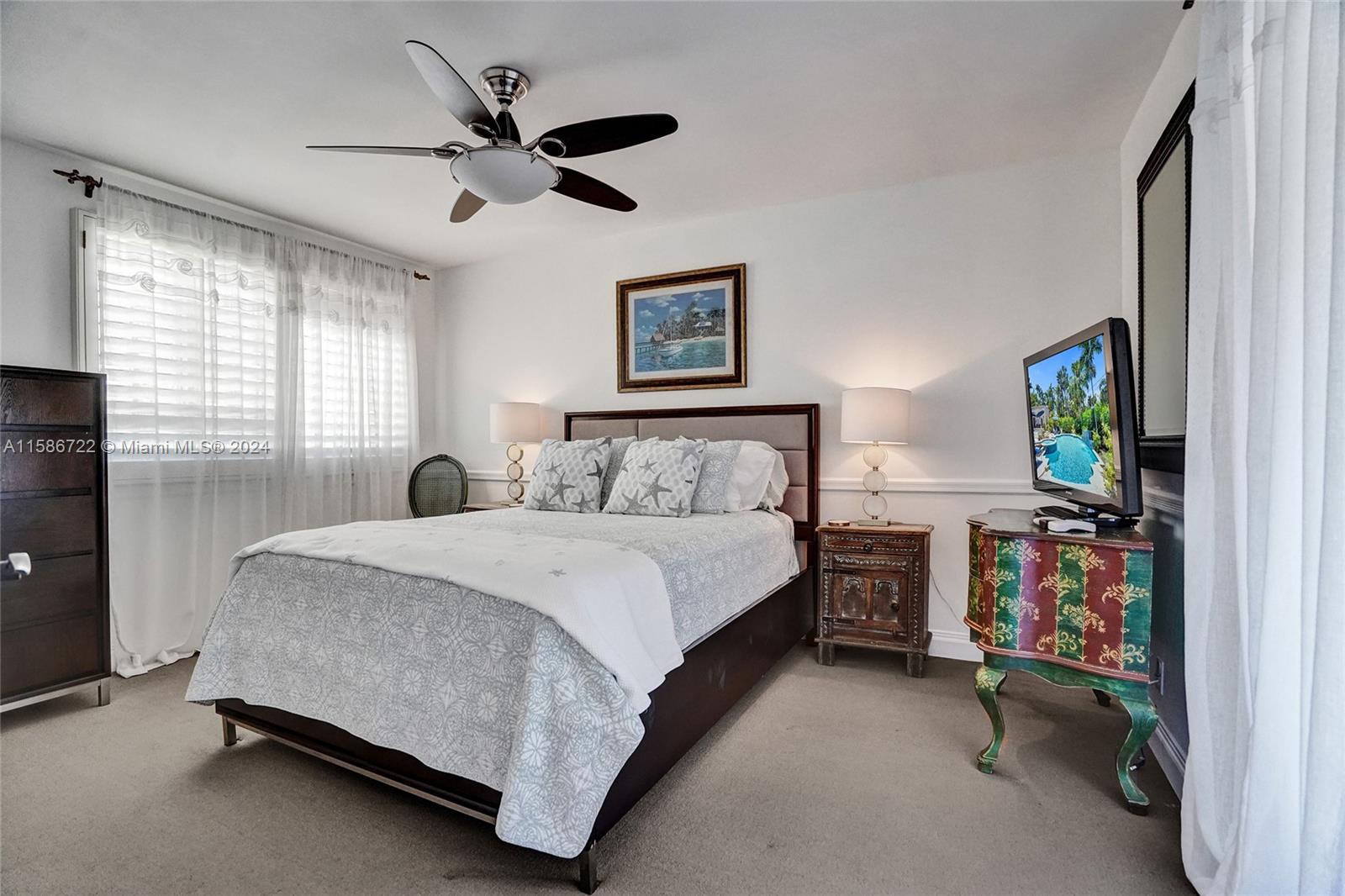 HOLLYWOOD LAKES SECTION - Residential